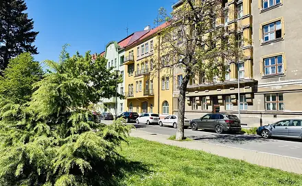 Pronájem bytu 3+1 79 m², náměstí Čs. legií, Pardubice - Zelené Předměstí