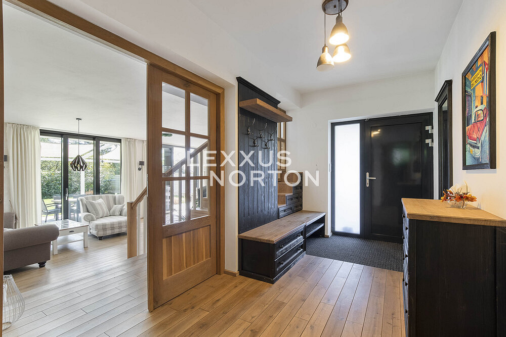 Prodej domu 199 m² s pozemkem 599 m² – pohled 5