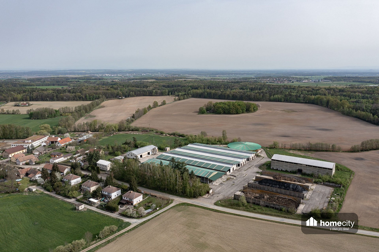 Prodej komerčního pozemku 38 087 m²