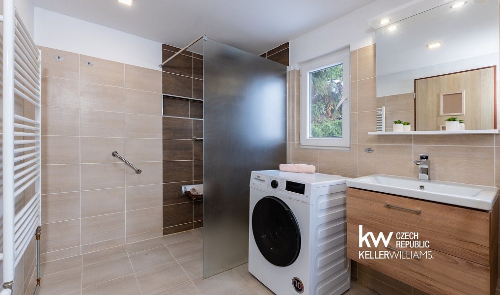 Prodej domu 176 m² s pozemkem 469 m², Dubí – náhled fotky 38