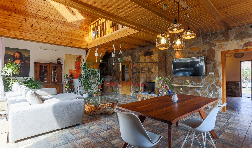 Prodej domu 258 m² s pozemkem 1 265 m², Zadní Třebaň – náhled fotky 2