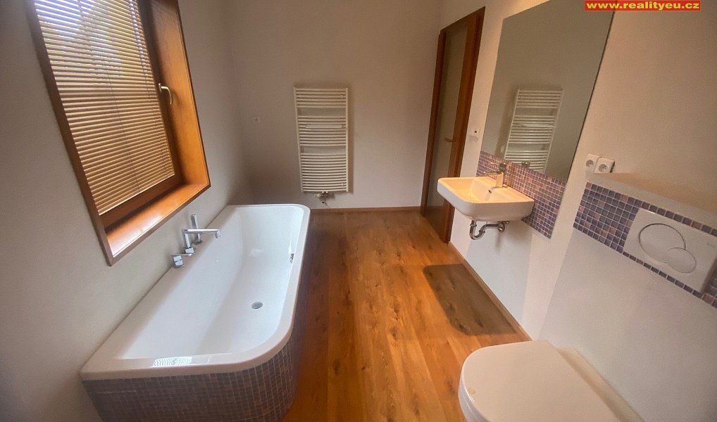Prodej domu 177 m² s pozemkem 625 m², Mochov – náhled fotky 10