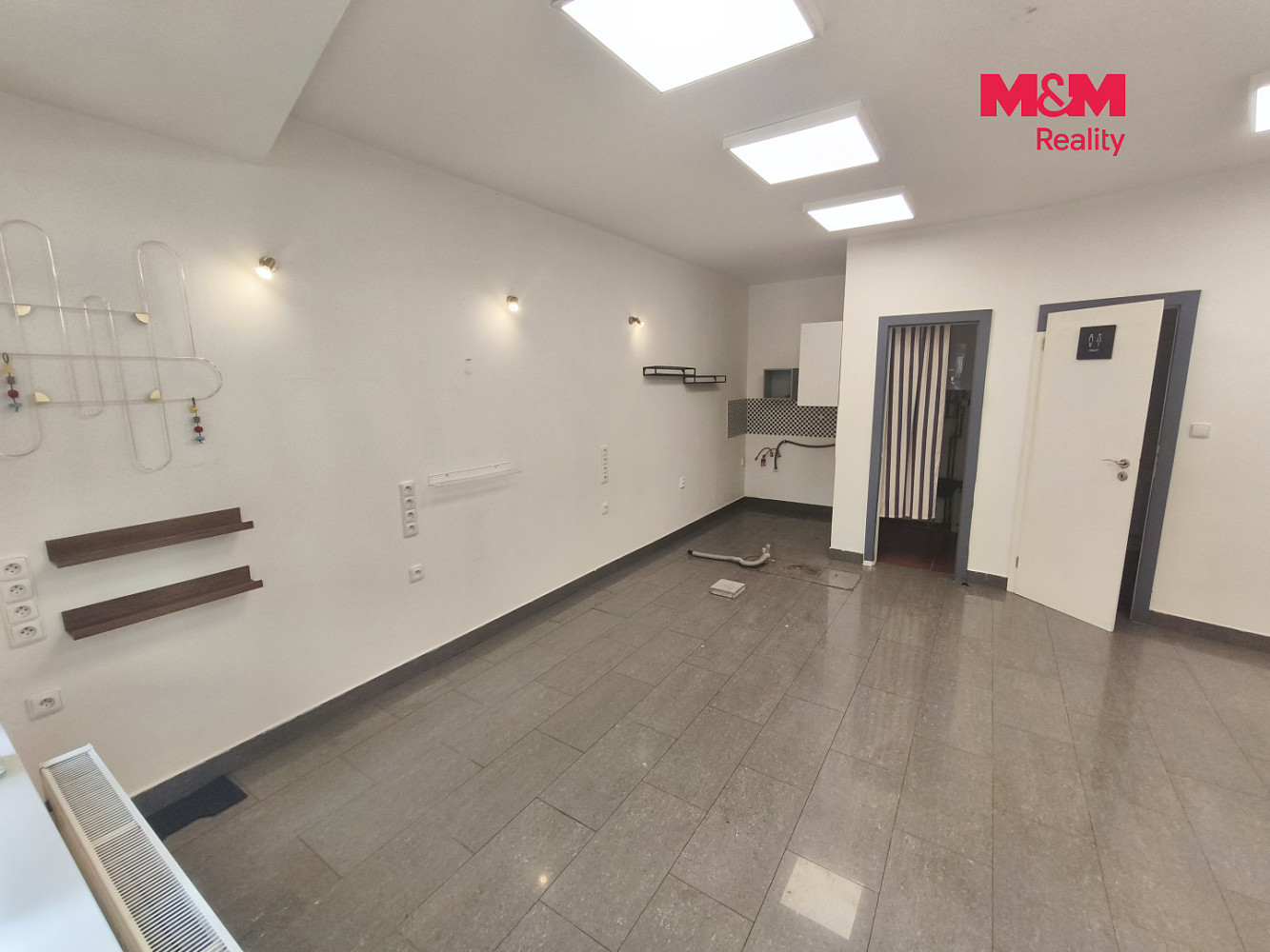 Pronájem obchodních prostor 42 m² — photo 3