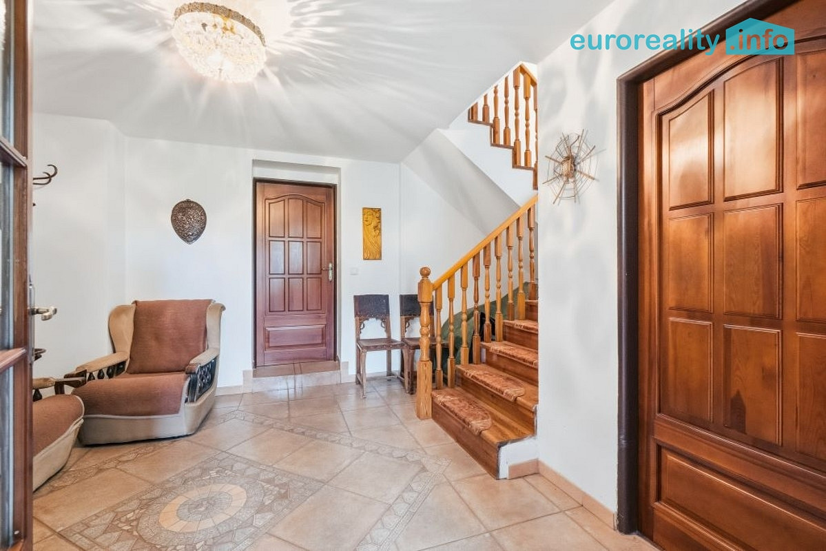 Prodej domu 190 m² s pozemkem 636 m² – fotografie 3