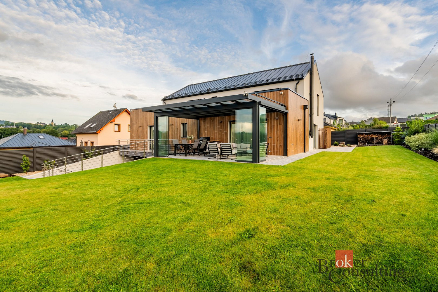 Prodej domu 333 m² s pozemkem 1 002 m² – fotografie 4
