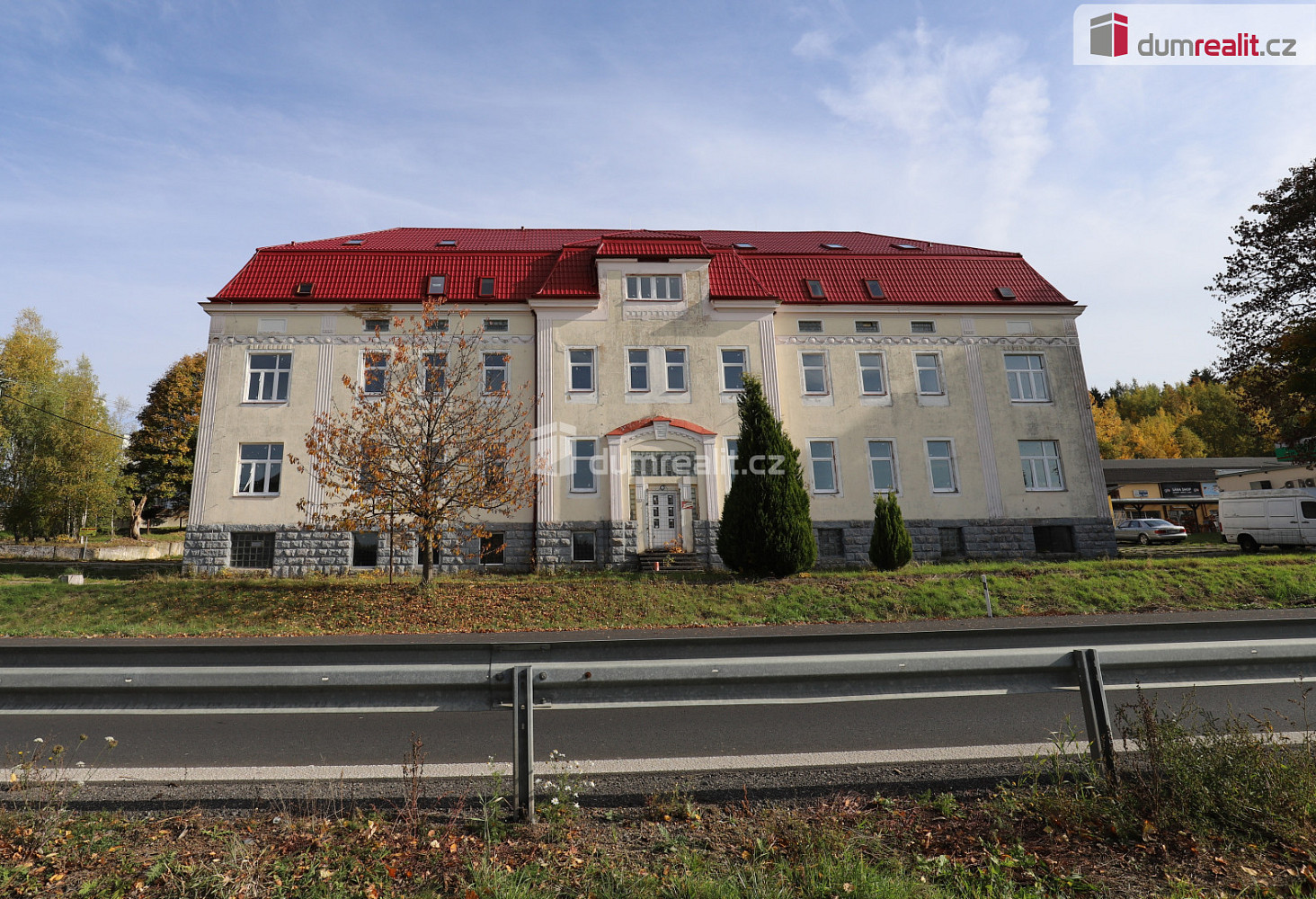 Prodej nájemního domu, činžáku 2 000 m²