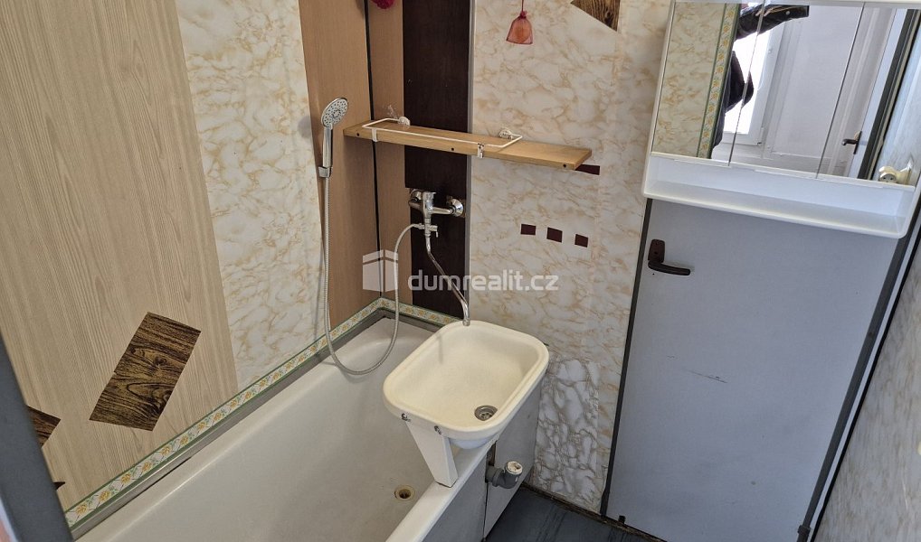 Pronájem bytu 2+1 50 m², Velešín – náhled fotky 8