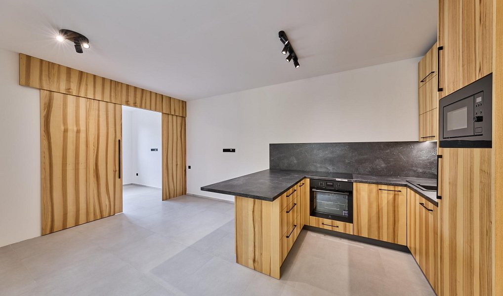 Prodej bytu 2+kk 48 m², Mladé Buky – náhled fotky 2