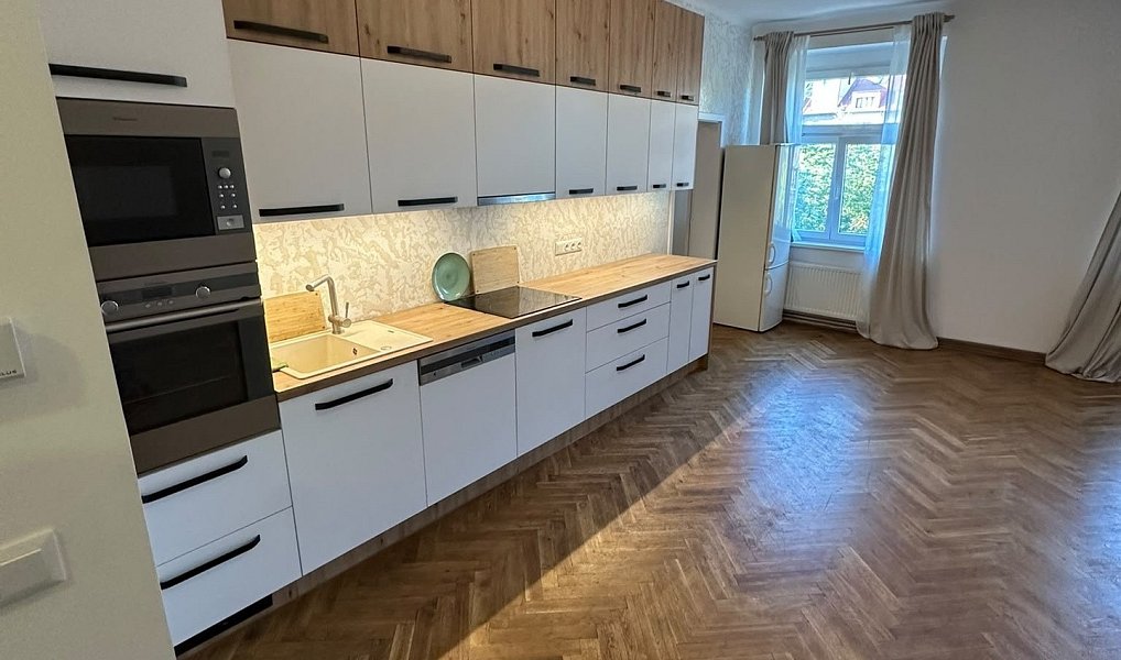 Pronájem bytu 2+kk 80 m², Praha – náhled fotky 2