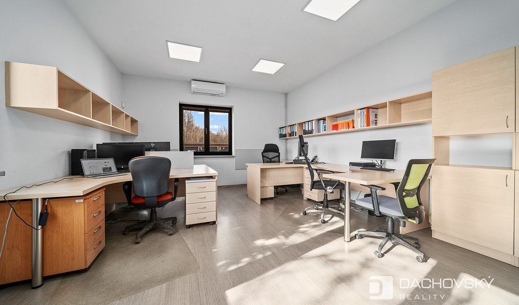 Prodej obchodních prostor 374 m², Pardubice – náhled fotky 27