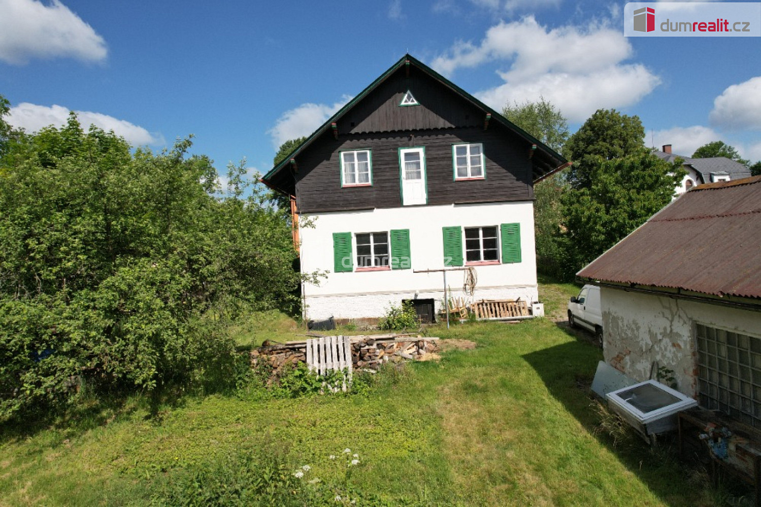 Prodej domu 180 m² s pozemkem 1 230 m²