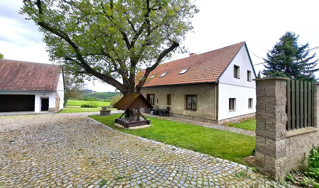 Prodej domu 310 m² s pozemkem 5 983 m², Bystřice – náhled fotky 5