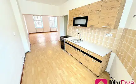 Pronájem bytu 2+1 75 m², Mariánské náměstí, Znojmo