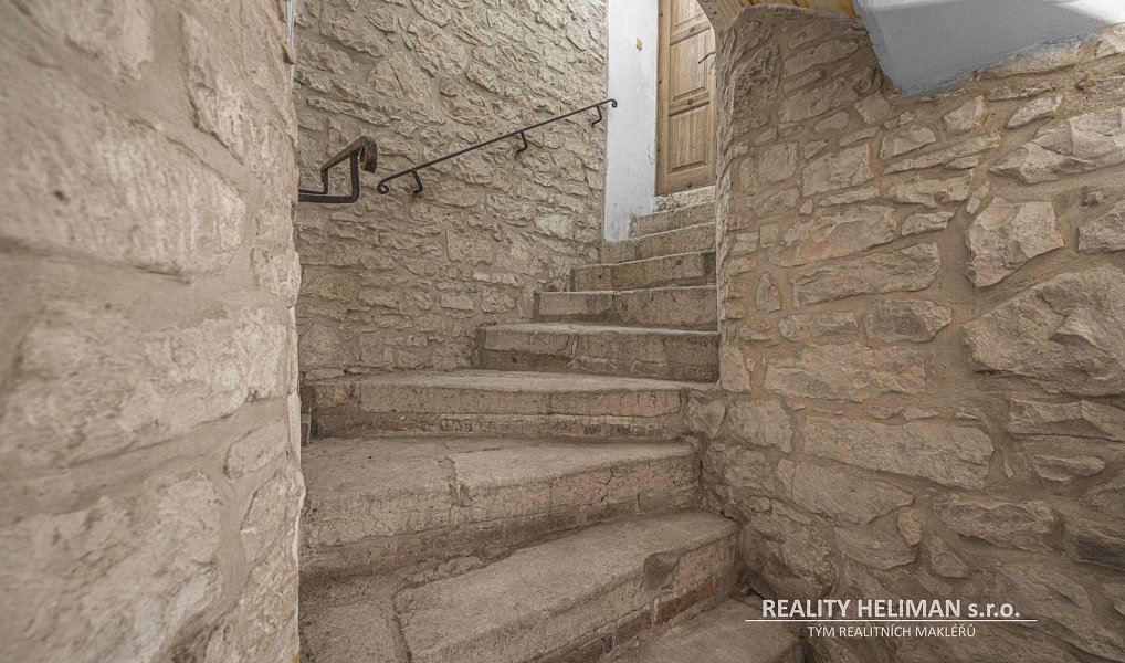 Prodej domu 878 m² s pozemkem 839 m², Žatec – náhled fotky 15