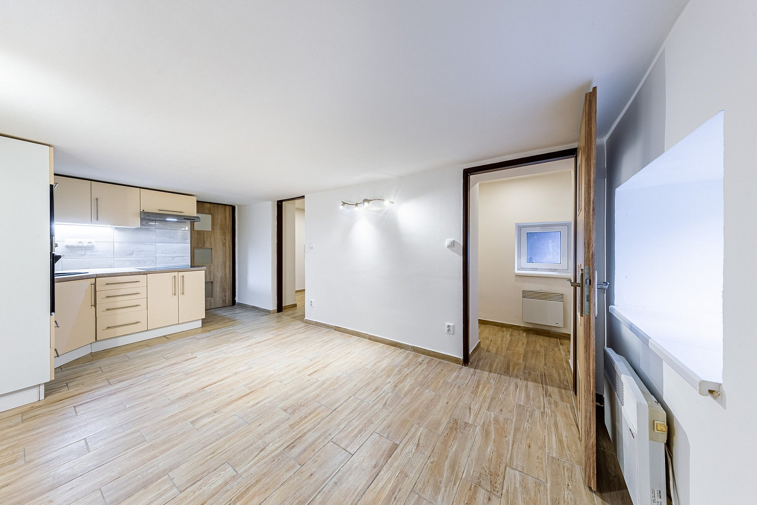 Pronájem bytu 1+kk 38 m² — photo 2