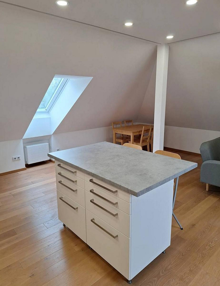 Pronájem bytu 2+kk 72 m² – pohled 6