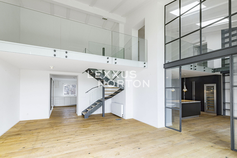 Pronájem bytu 6+kk 325 m² — photo 3