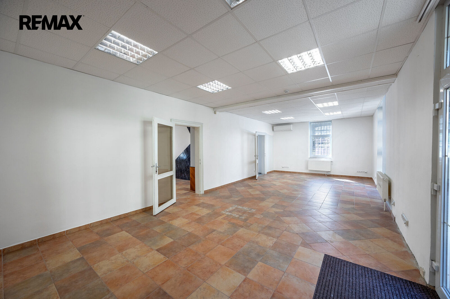 Pronájem kanceláře 188 m²