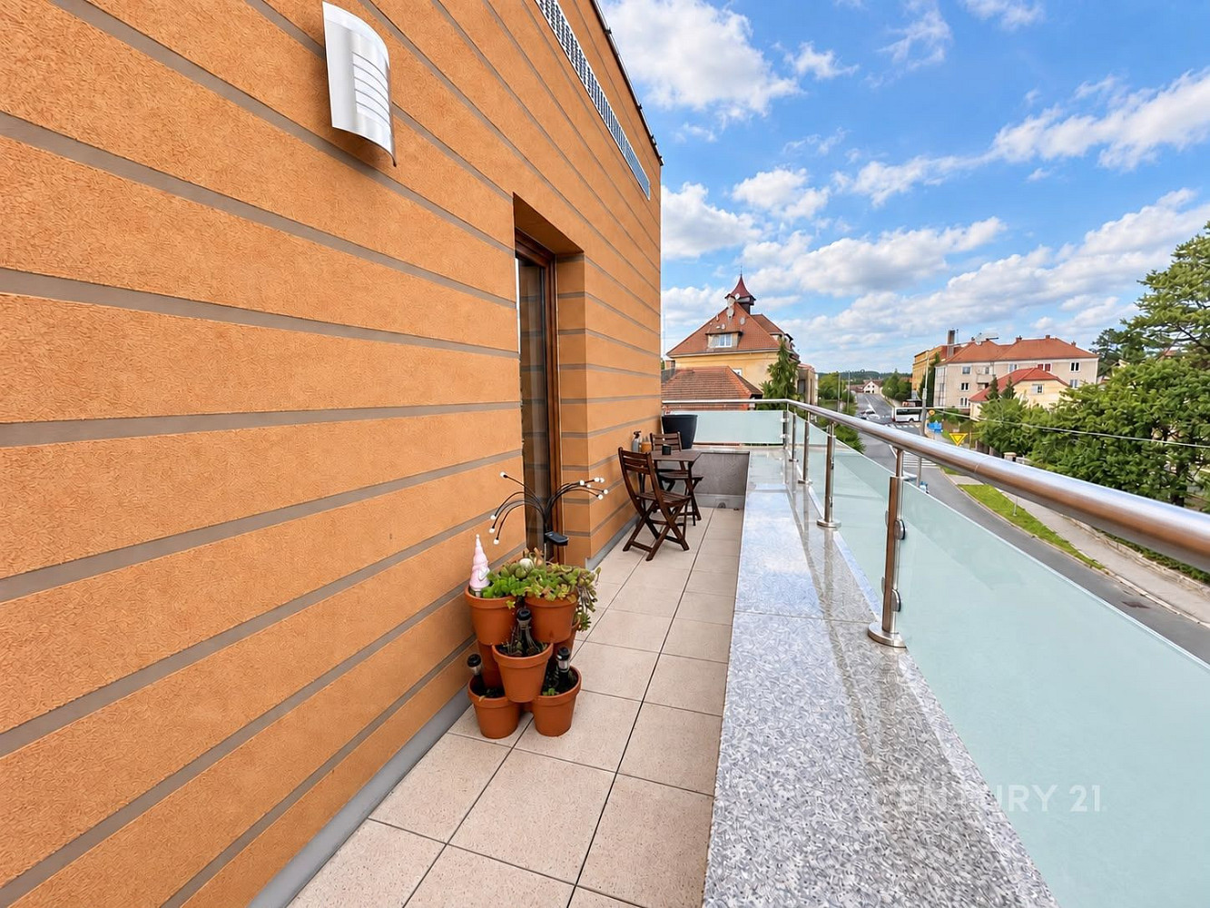 Pronájem bytu 3+kk 53 m² – fotografie 2