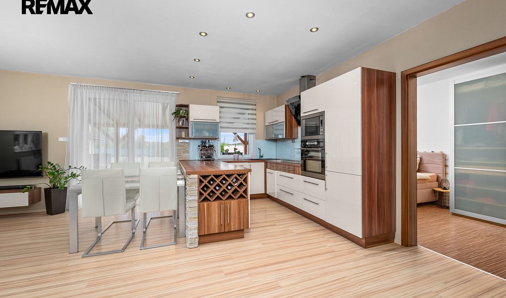 Prodej domu 134 m² s pozemkem 1 409 m², Lišov – náhled fotky 16