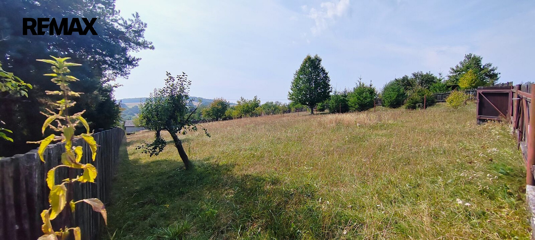 Prodej stavebního pozemku 1 533 m² – fotografie 3