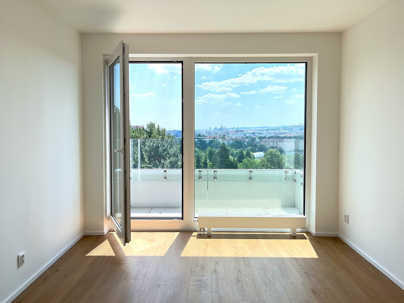 Pronájem bytu 2+kk 75 m² — photo 3