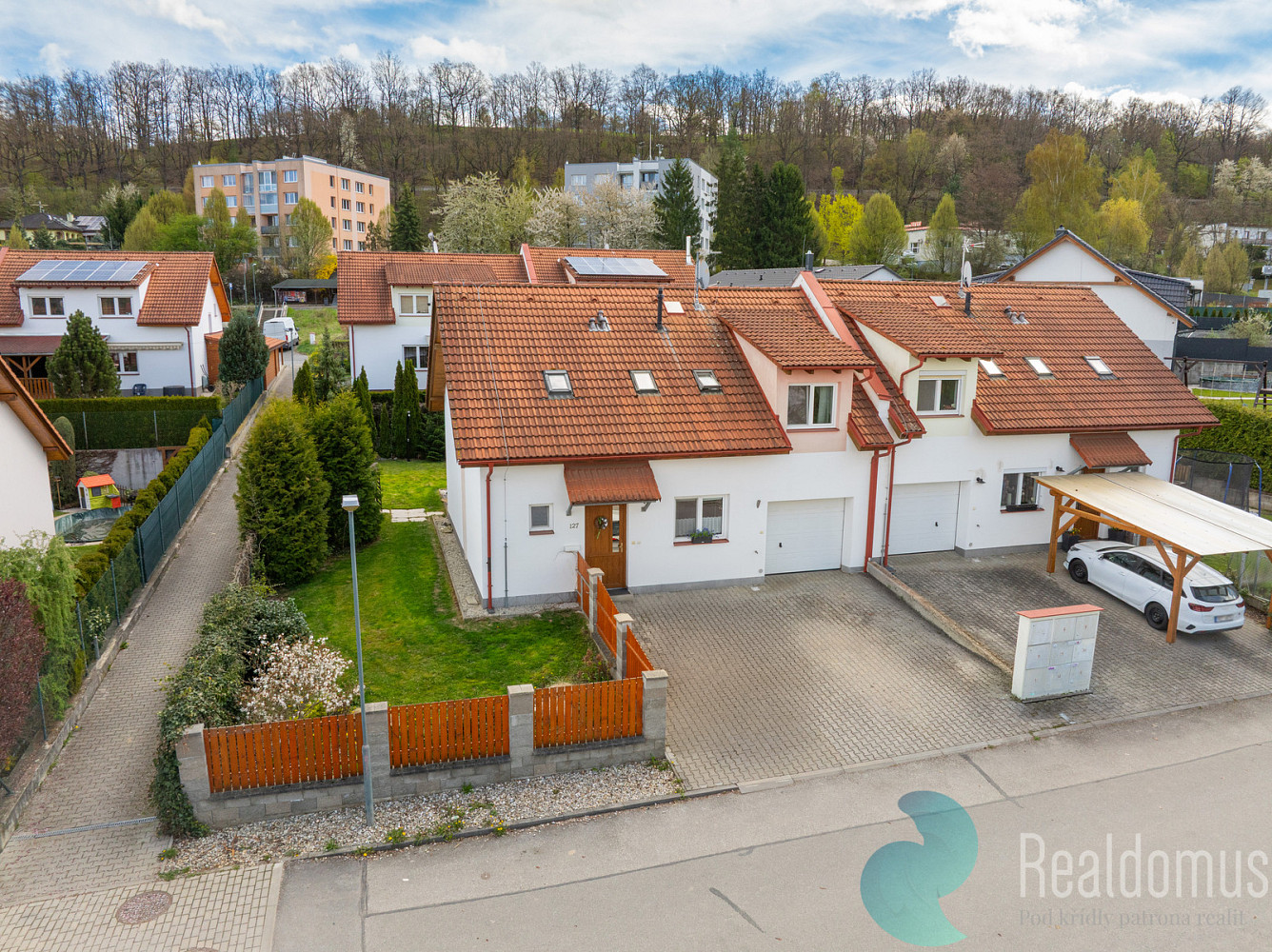 Prodej domu 144 m² s pozemkem 440 m² – fotografie 2