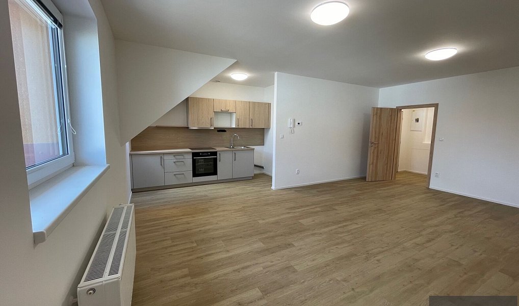 Pronájem bytu 1+kk 43 m², Uherský Brod – náhled fotky 2