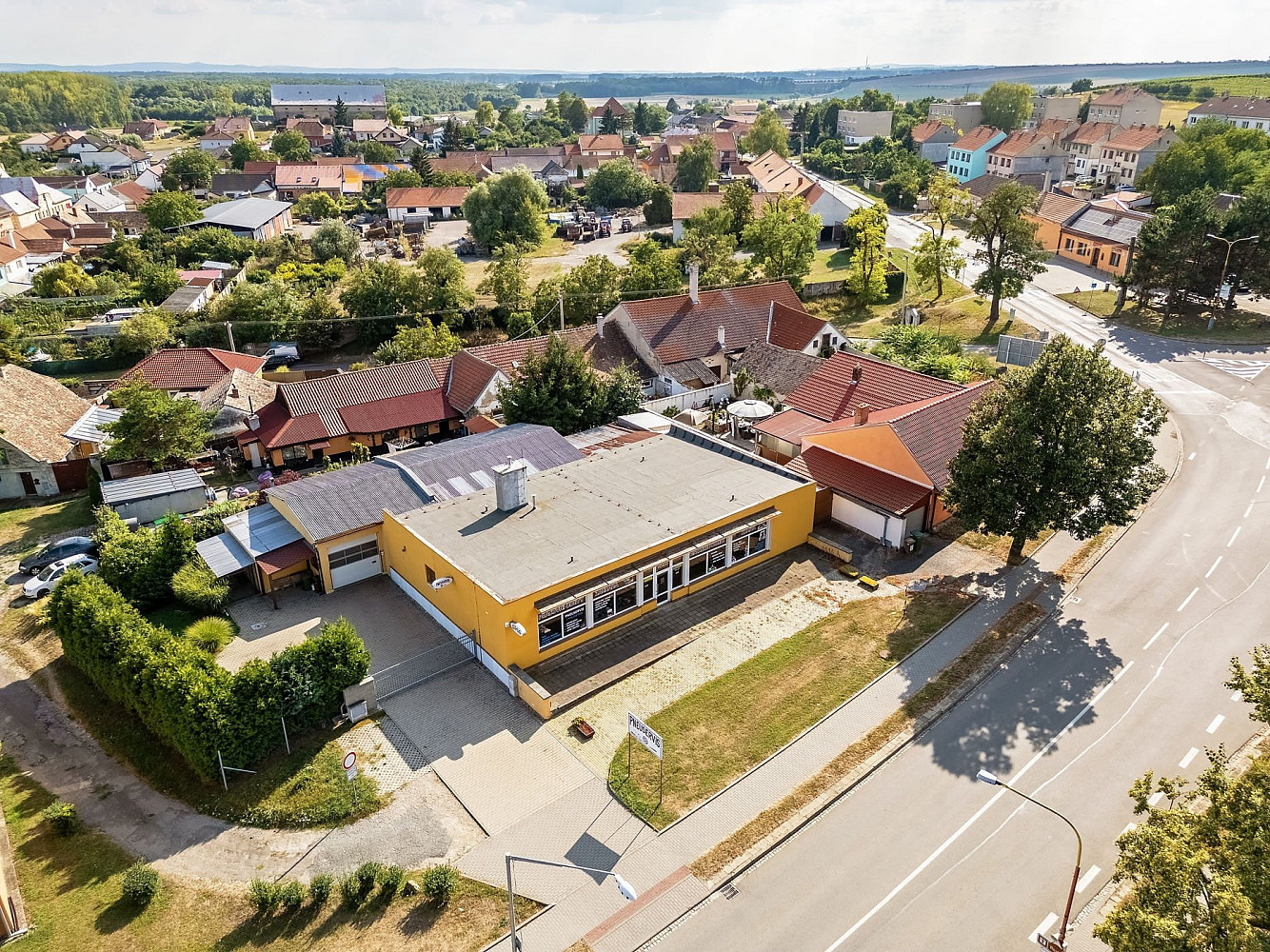 Prodej obchodních prostor 484 m²