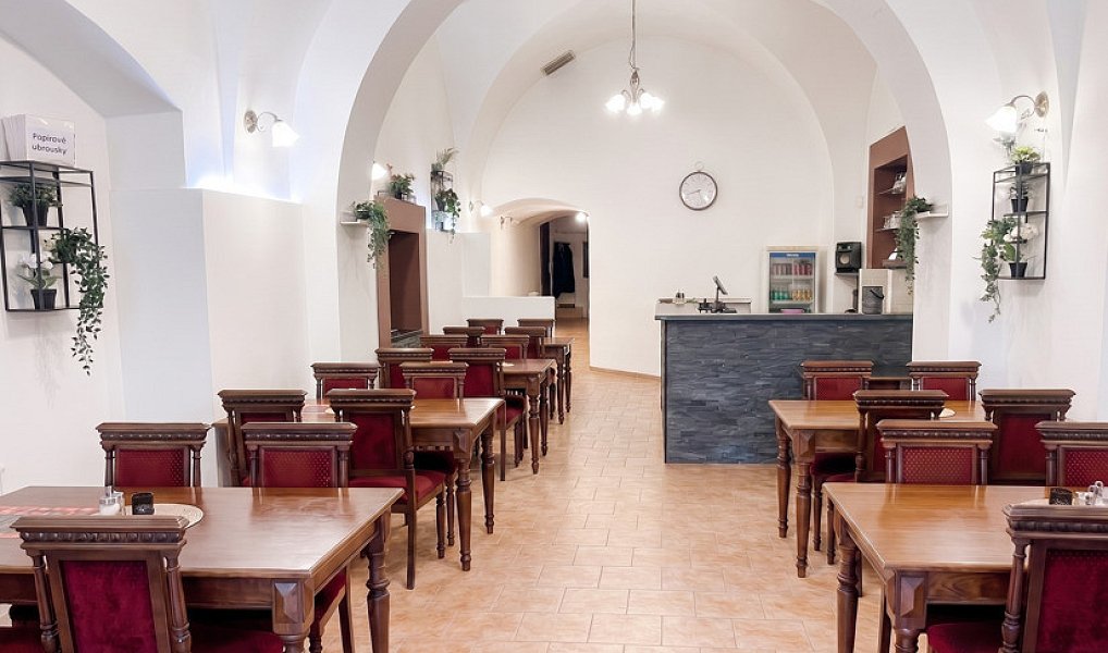 Pronájem komerčního prostoru, 179 m², Hradec Králové
