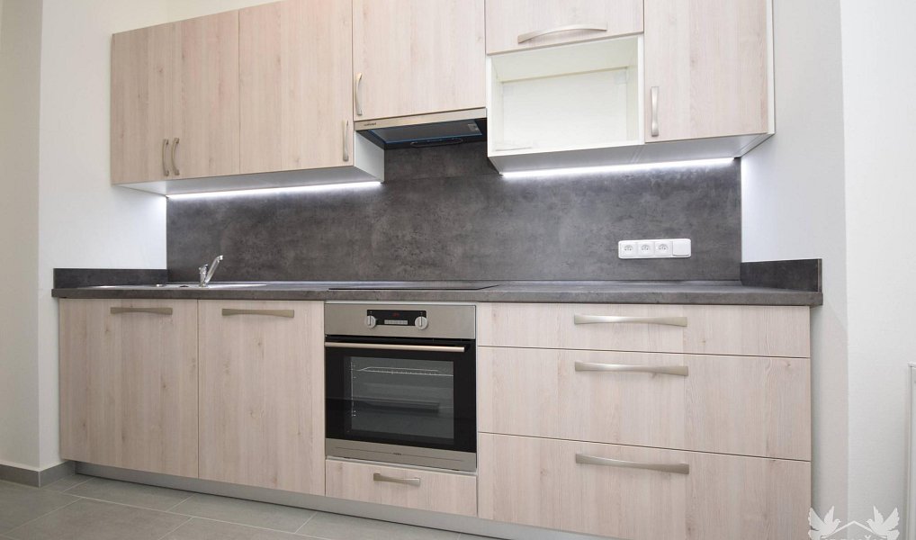 Pronájem bytu 2+1 74 m², Strakonice – náhled fotky 4