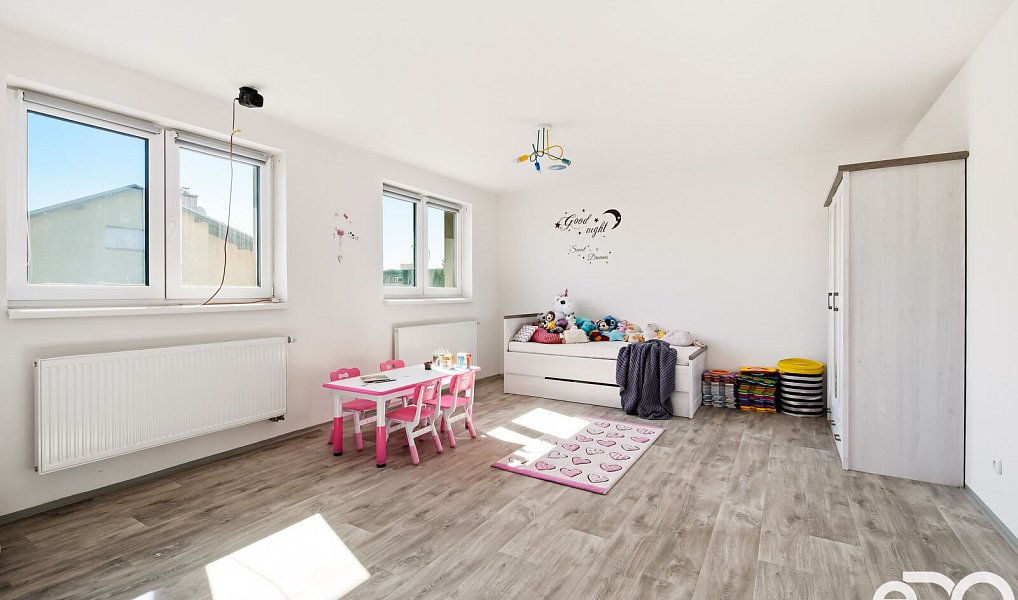 Prodej domu 213 m² s pozemkem 366 m², Dobrovice – náhled fotky 6