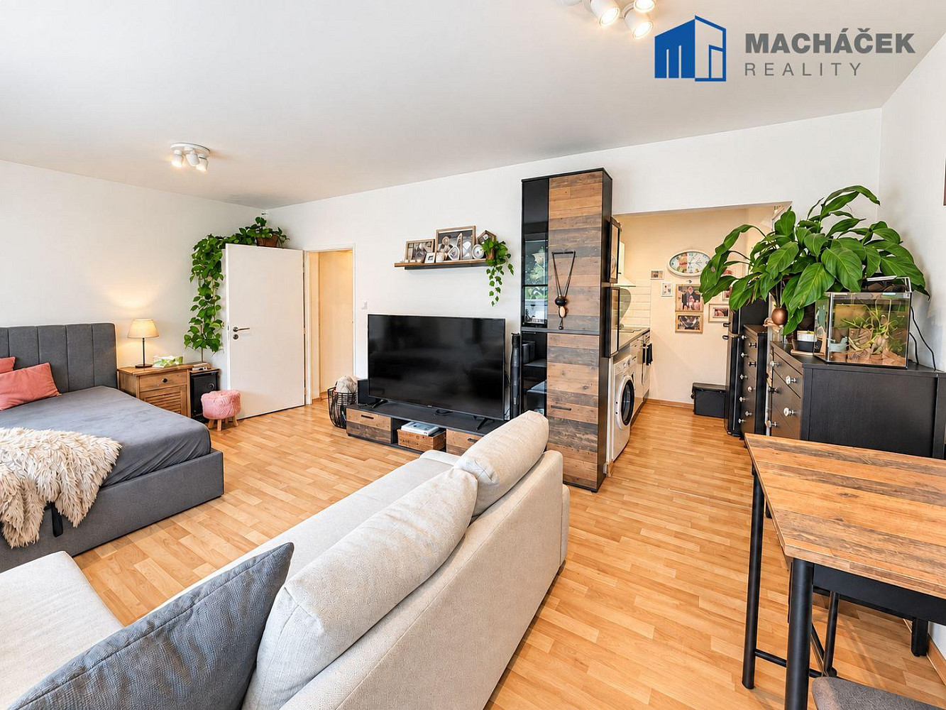 Prodej bytu 1+kk 35 m² – fotografie 3