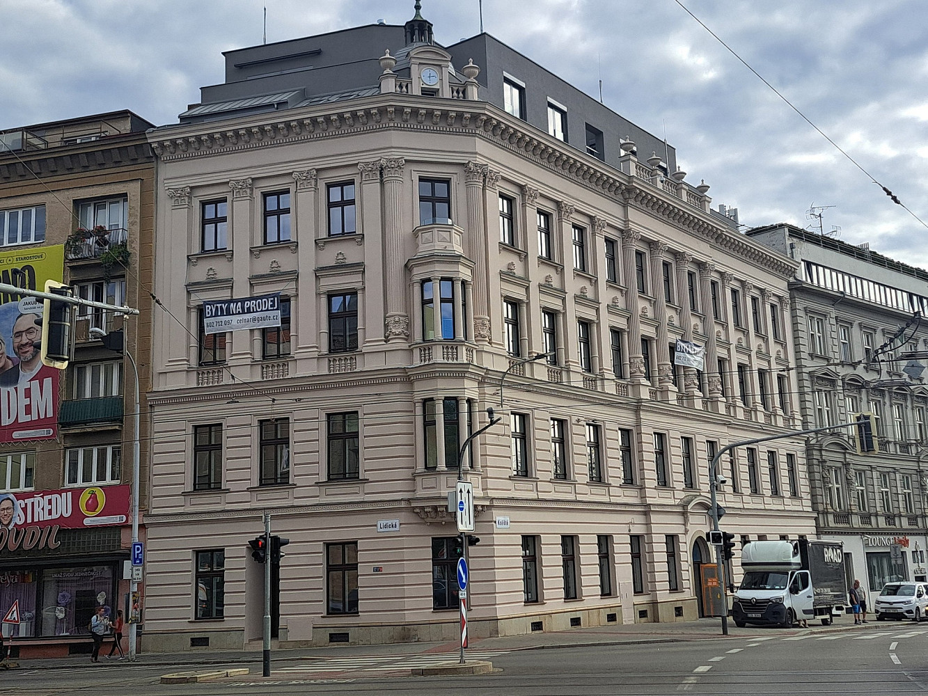 Pronájem obchodních prostor 64 m²