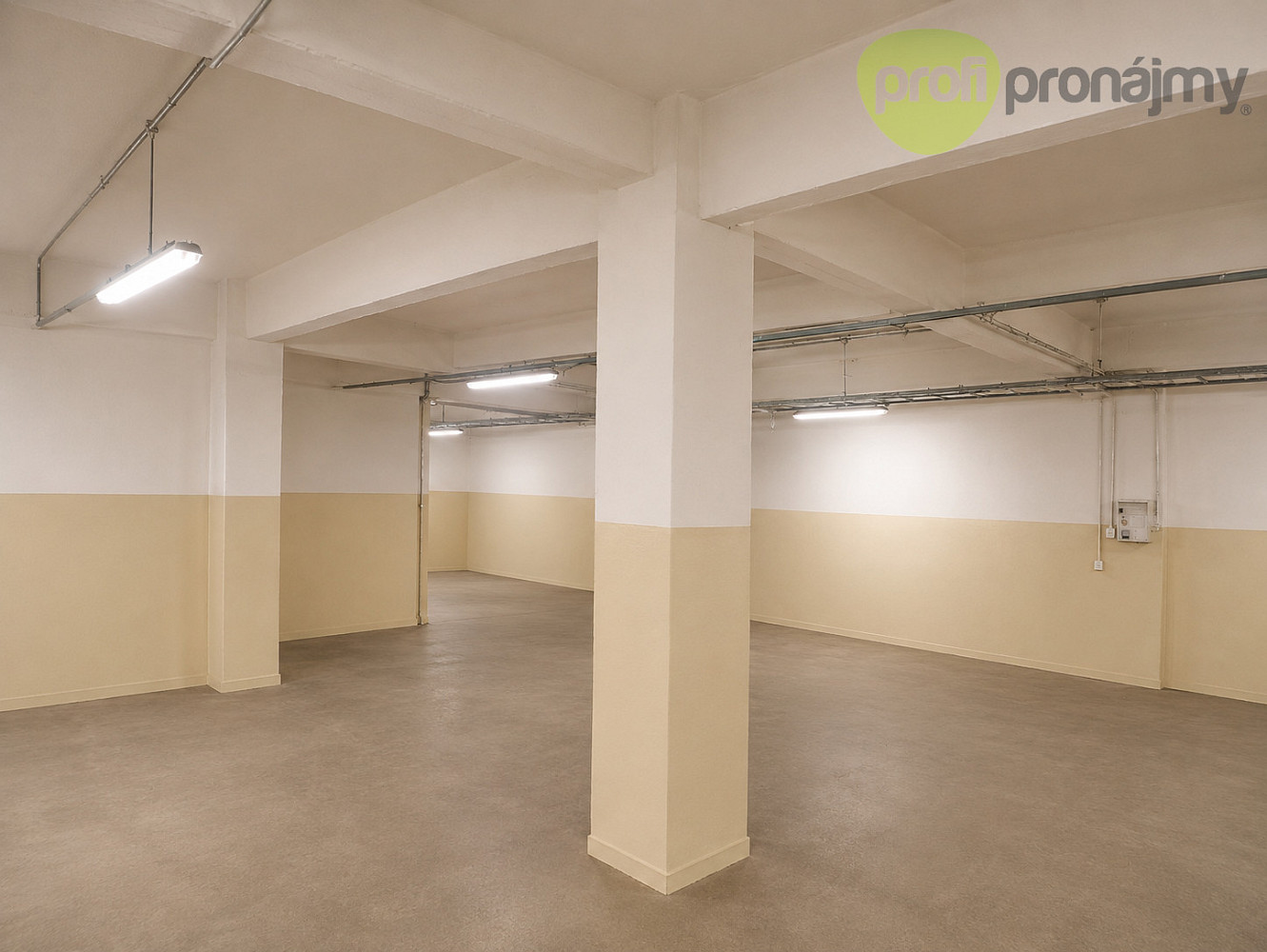 Pronájem skladovacích prostor 240 m²