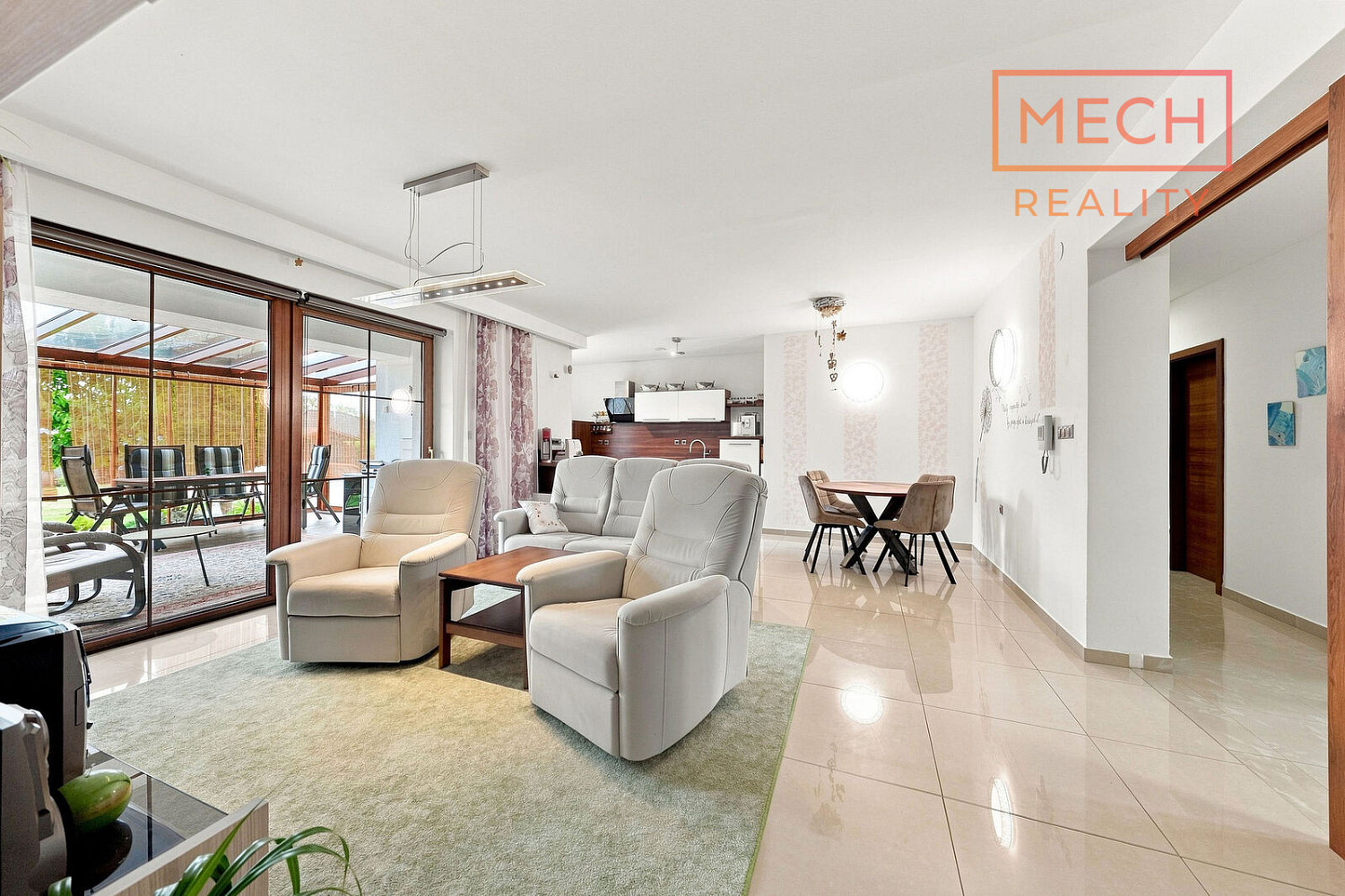 Prodej domu 215 m² s pozemkem 1 250 m² – fotografie 3