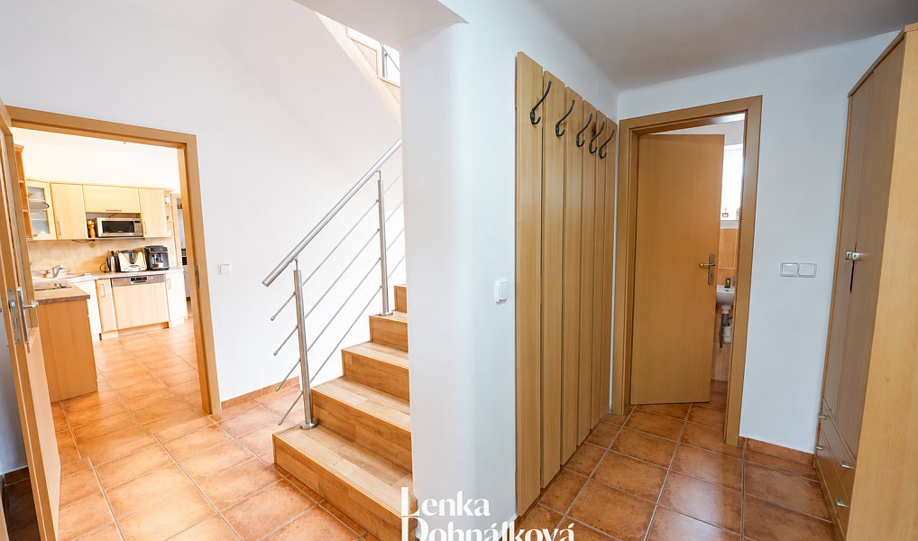 Prodej domu 249 m² s pozemkem 588 m², Ratíškovice – náhled fotky 7