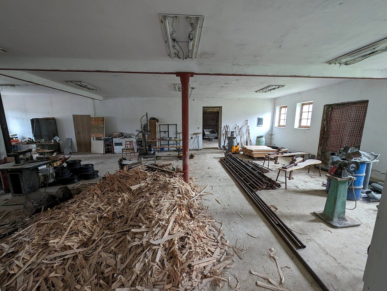 Prodej výrobních prostor 1 900 m² – fotografie 5