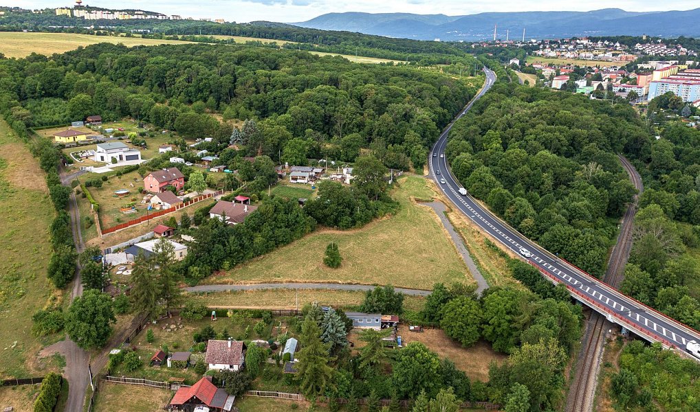 Prodej stavebního pozemku 1 058 m², Bystřany – náhled fotky 7