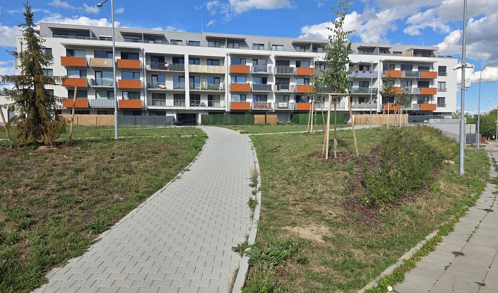 Pronájem garážového stání 13 m2, Aloise Rašína, Olomouc - Řepčín, Olomouc – fotka 1 z 5
