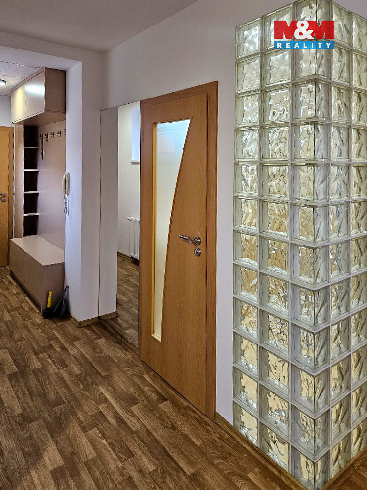Pronájem bytu 2+kk 45 m² – pohled 2