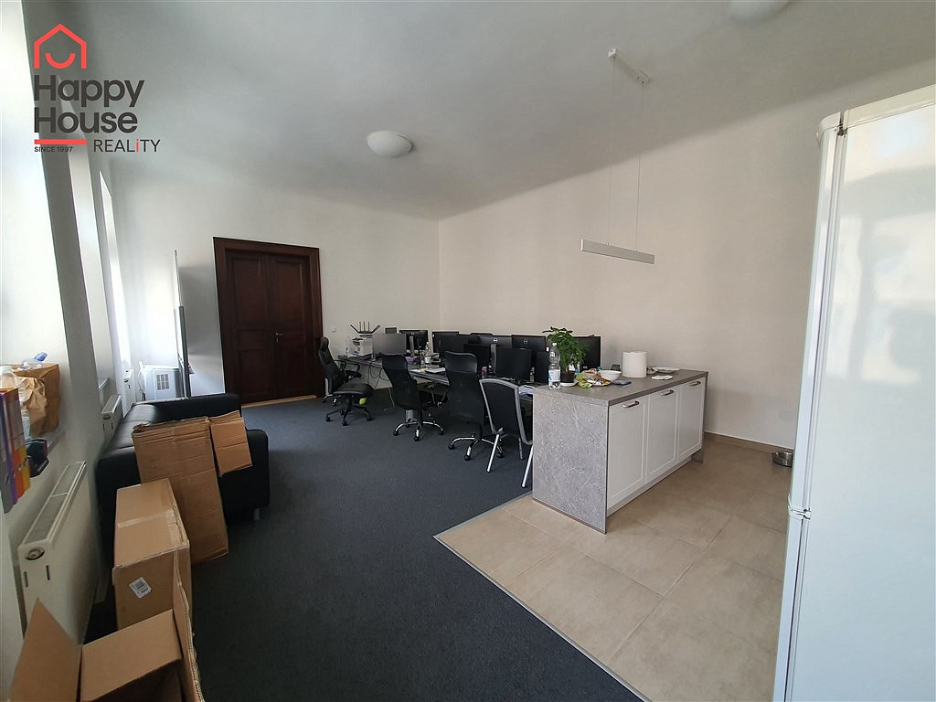Pronájem kanceláře 71 m² — photo 2