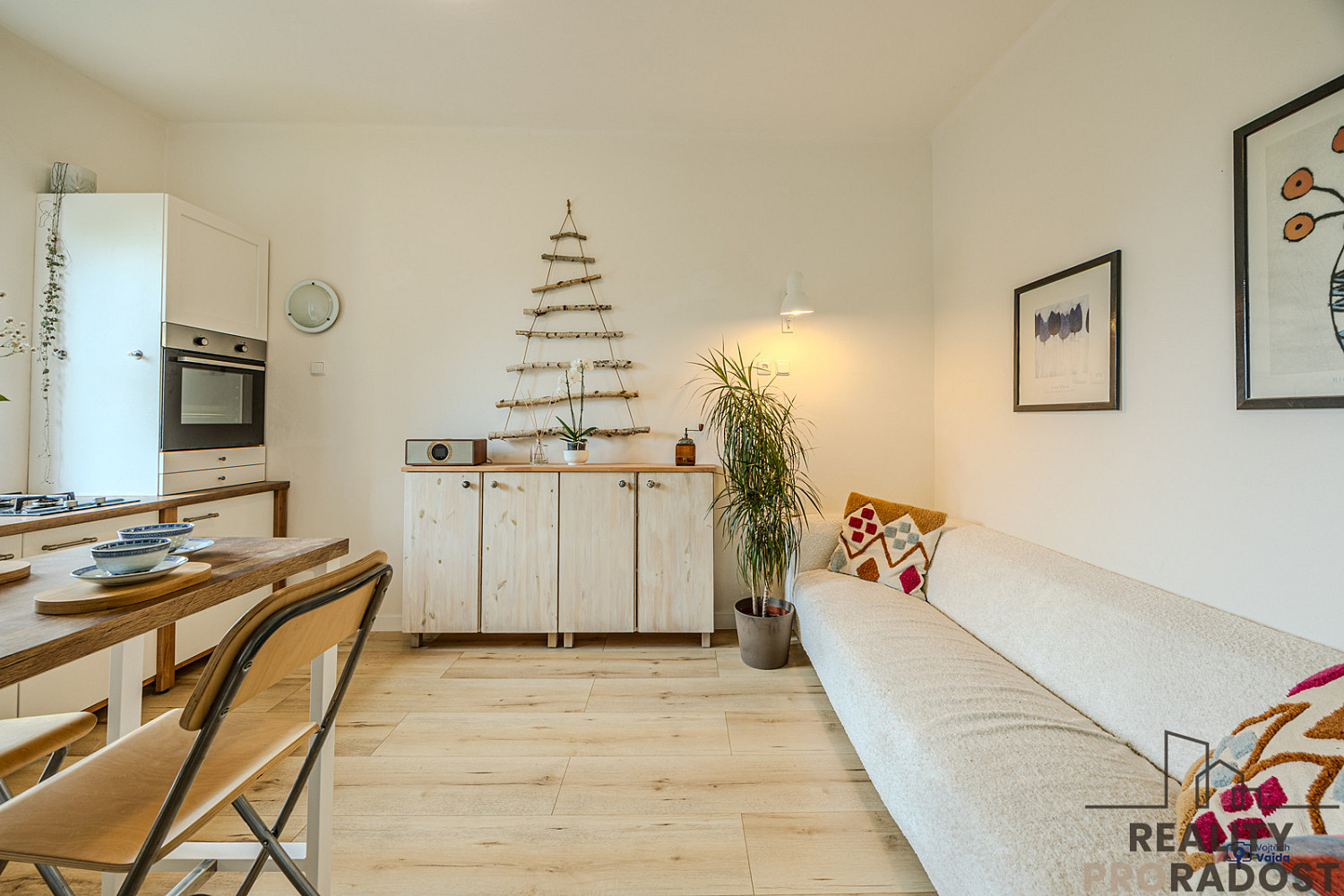 Pronájem bytu 3+kk 79 m² – fotografie 3