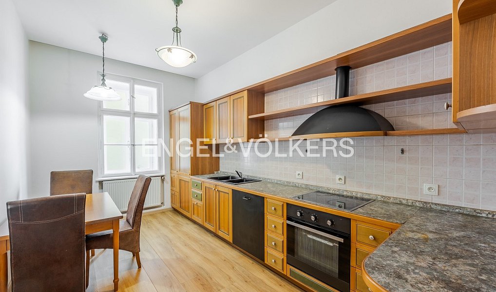 Prodej bytu 3+1 112 m², Praha – náhled fotky 2