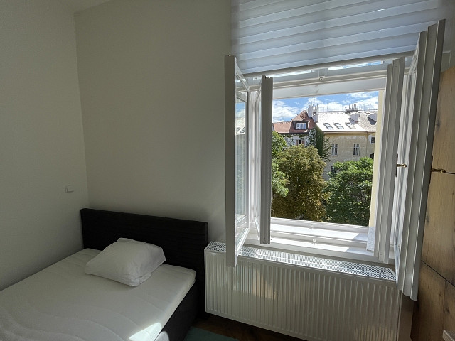 Pronájem bytu 1+kk 25 m² — photo 2