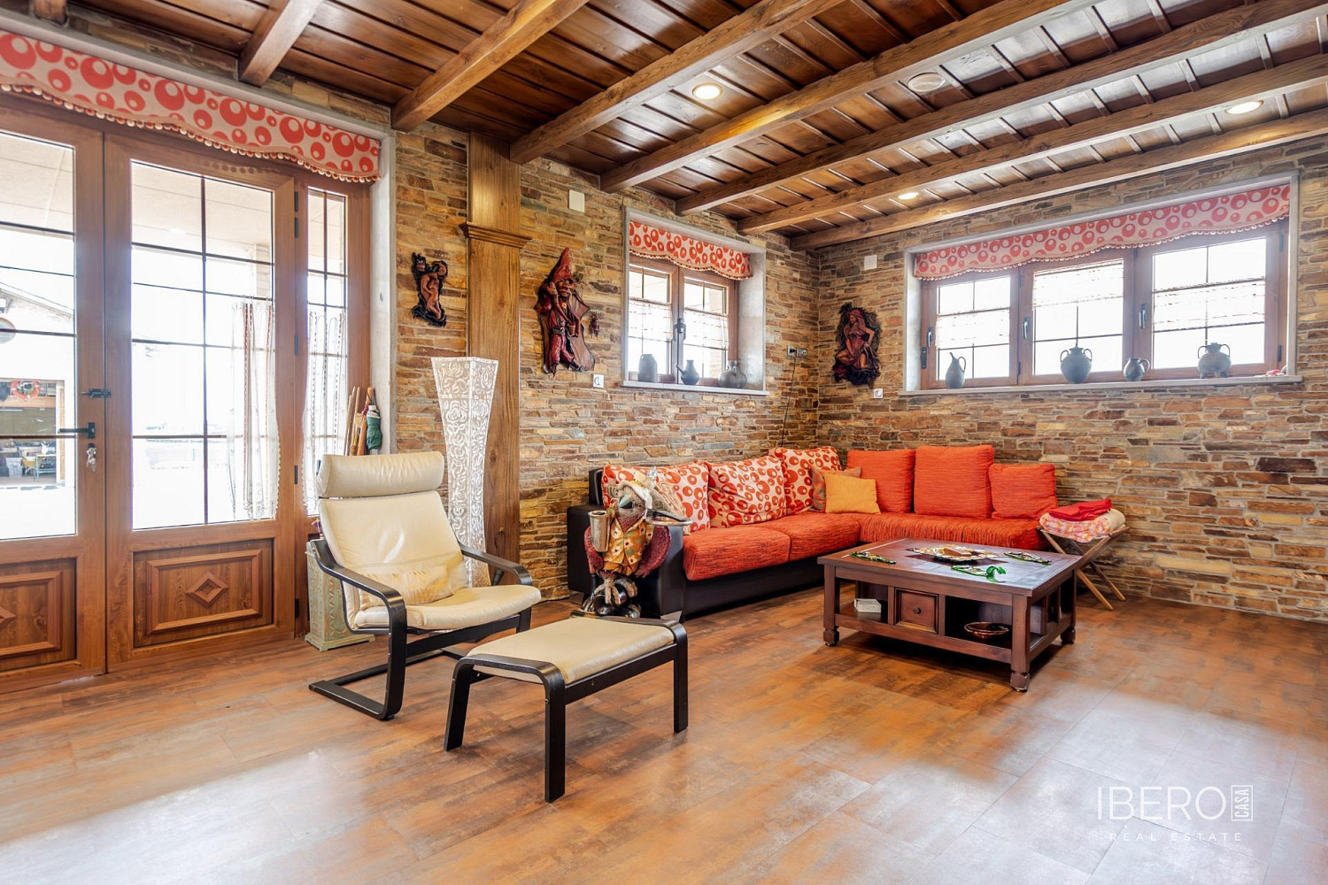 Prodej domu 600 m² s pozemkem 6 419 m² — photo 4