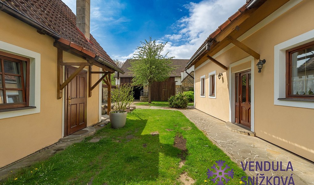 Prodej domu 180 m² s pozemkem 889 m², Bělá pod Bezdězem – náhled fotky 16