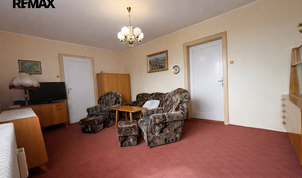 Prodej domu 160 m² s pozemkem 286 m², Hrob – náhled fotky 11
