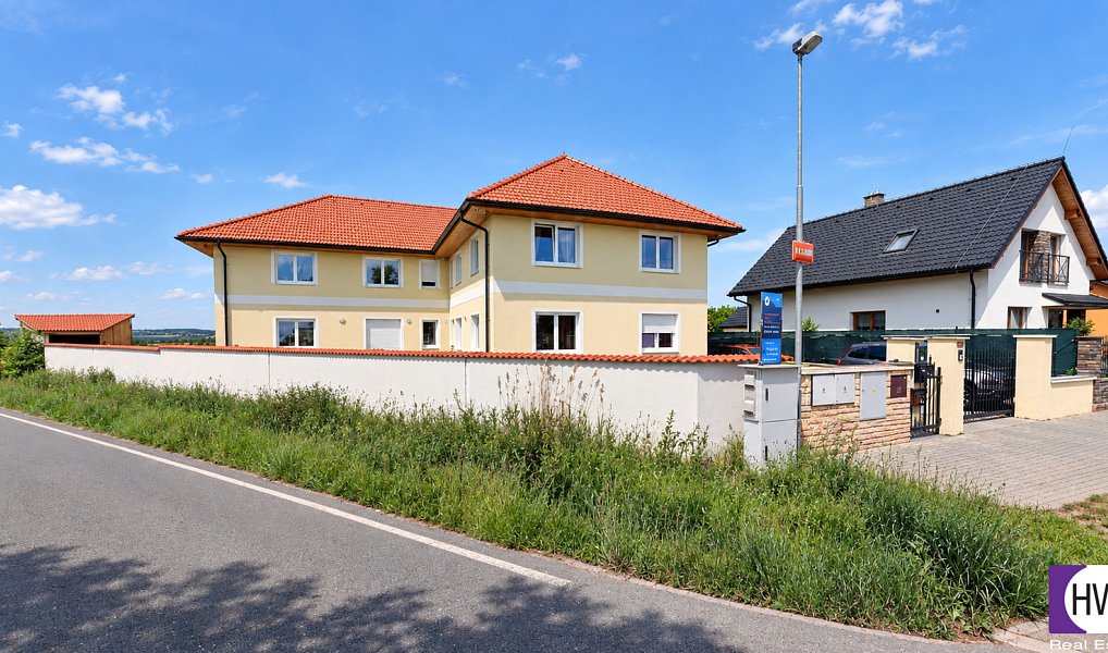 Pronájem bytu 3+1 105 m², Zbuzany – náhled fotky 2