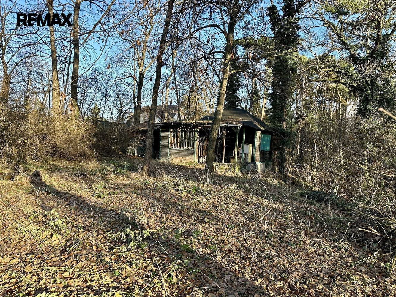 Prodej stavebního pozemku 1 982 m² – fotografie 2